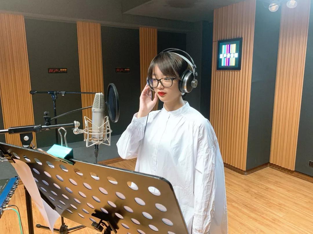 夜读《会唱歌的鸢尾花》