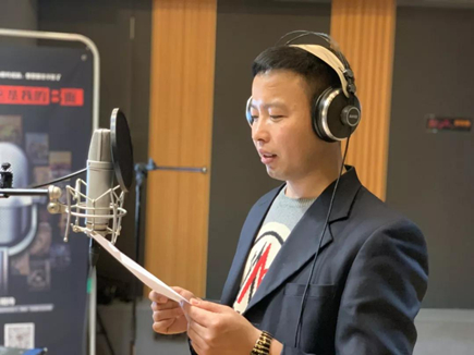 夜读《大船覆了黎明的清水》