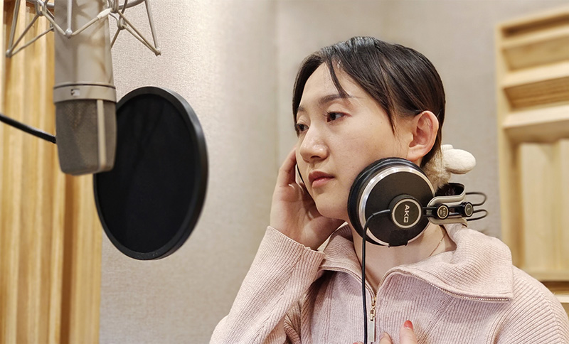 两人合唱《追梦之路》