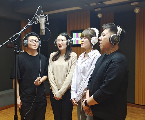 多人合唱《一起向未来》