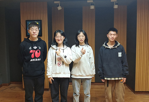 多人合唱《我们都是追梦人》